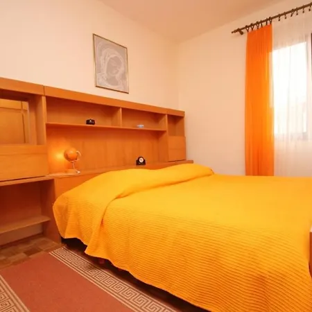 Apartment By The Sea Preko, Ugljan - 8522 *